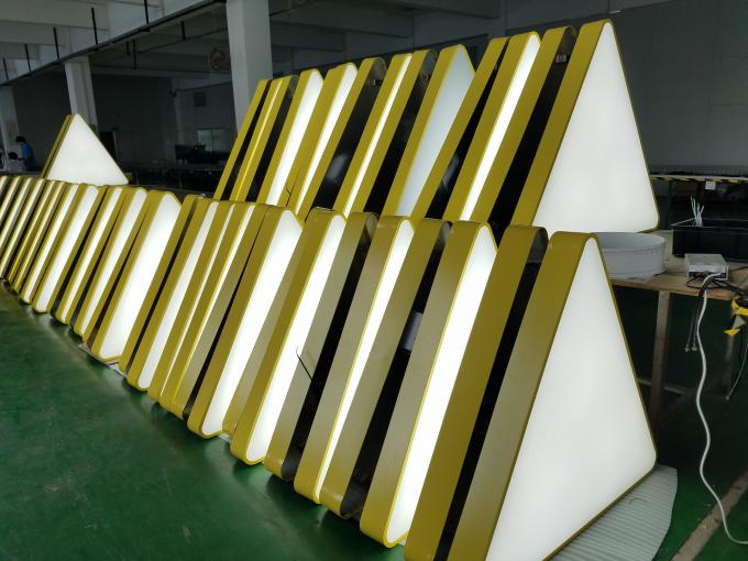 15W-60W Triangle LED Panel Light Warm White Dimming Led Panels 3